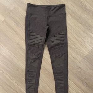 Alo Yoga Grey Ribbed Yoga Pants